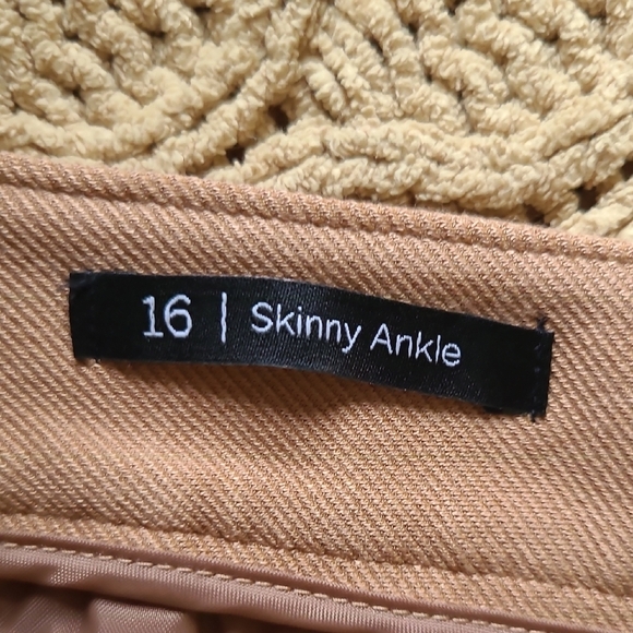 Talbots Tan Equestrian-themed Dalton Pants w/ Faux-Suede Patch - Size 16 - Picture 8 of 9